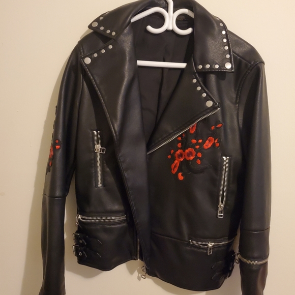 Black Zara jacket with roses 🌹 - Picture 2 of 8